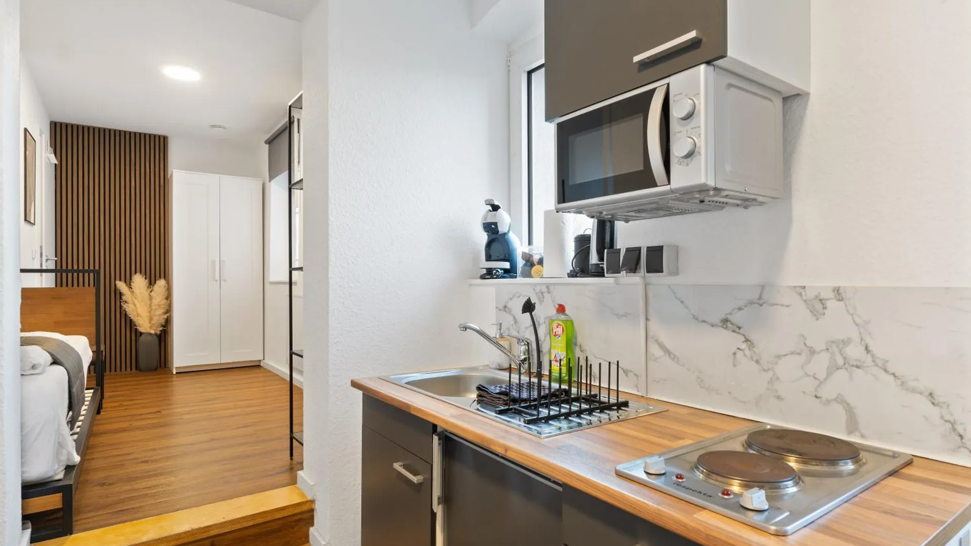 Modernes Apartement Am Rhein In Ruhiger Lage Cologne Germany