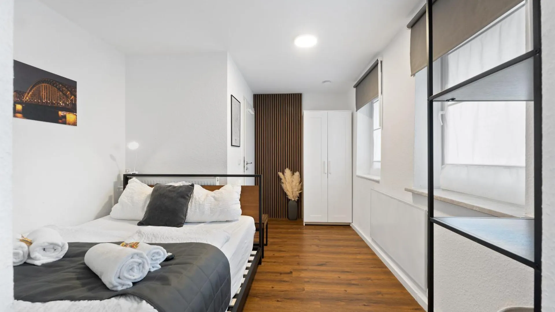 Modernes Apartement Am Rhein In Ruhiger Lage Cologne