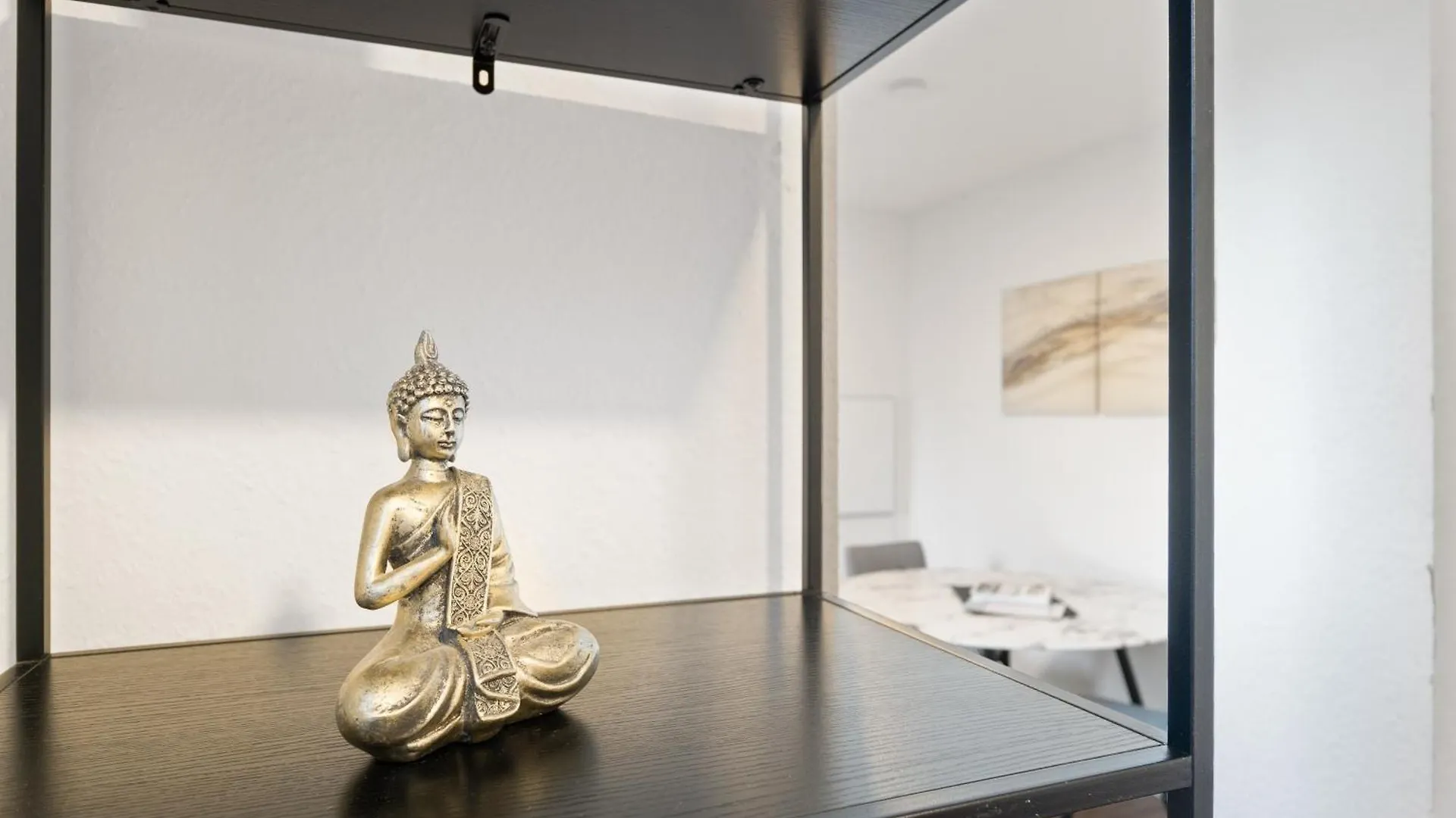 Apartment Modernes Apartement Am Rhein In Ruhiger Lage Cologne