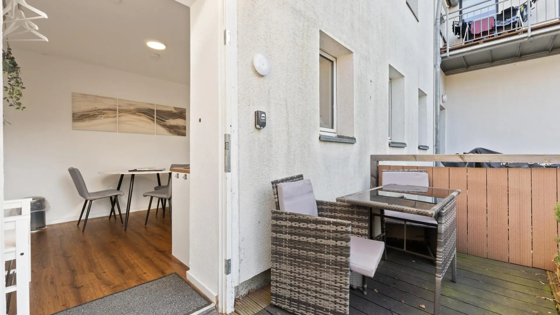 Modernes Apartement Am Rhein In Ruhiger Lage Cologne