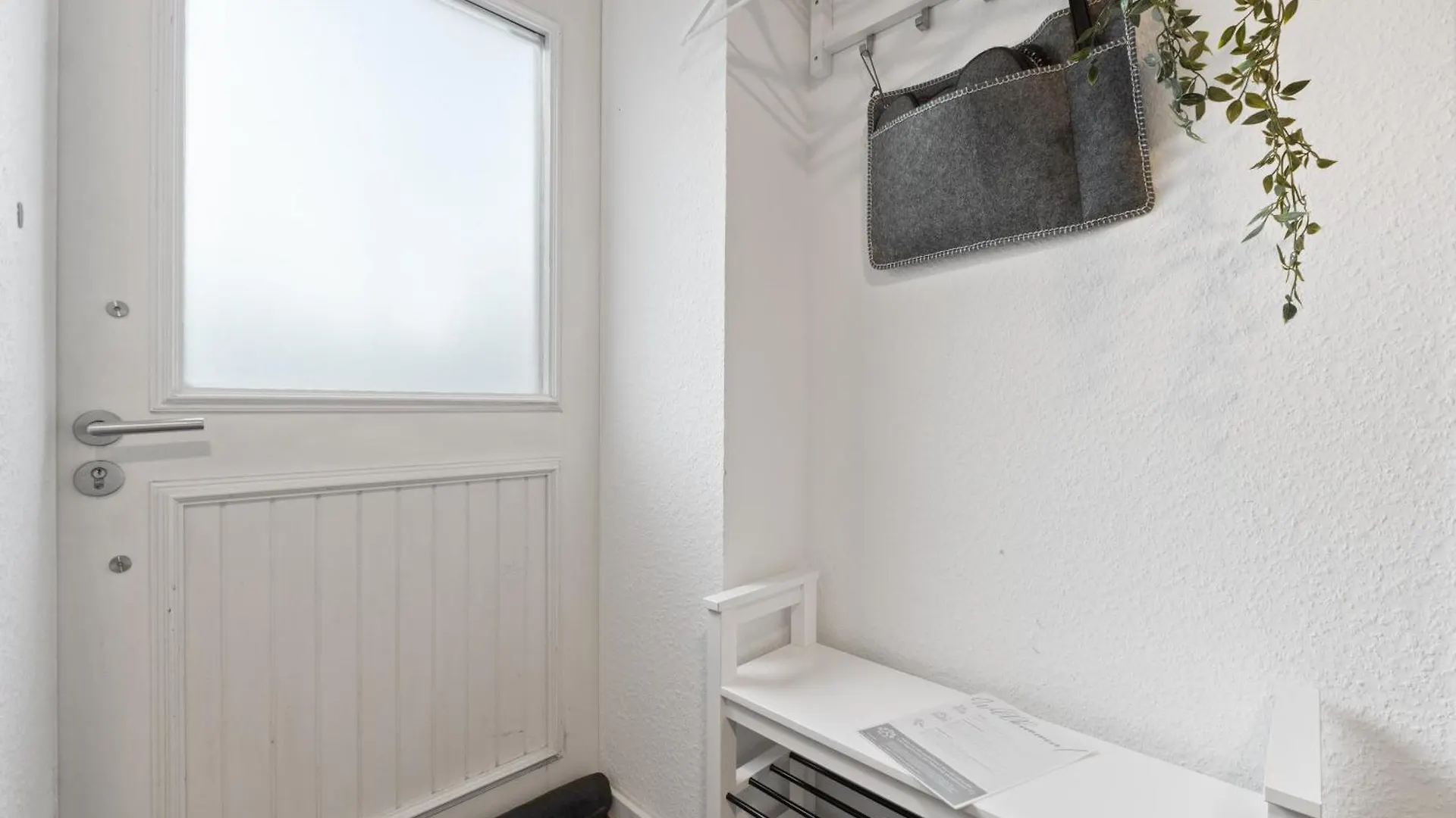 Modernes Apartement Am Rhein In Ruhiger Lage Cologne Apartment